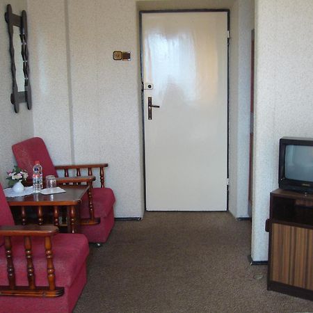 Karet Obiekt Hotelowy Skoczów Buitenkant foto
