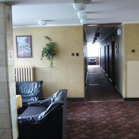 Karet Obiekt Hotelowy Skoczów Buitenkant foto