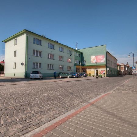 Karet Obiekt Hotelowy Skoczów Buitenkant foto