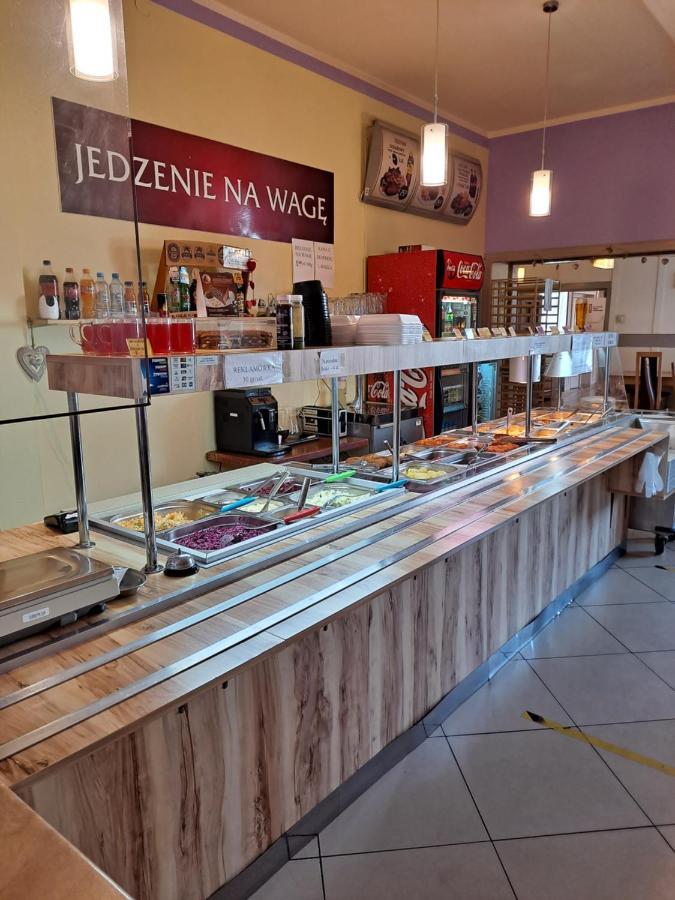 Karet Obiekt Hotelowy Skoczów Buitenkant foto