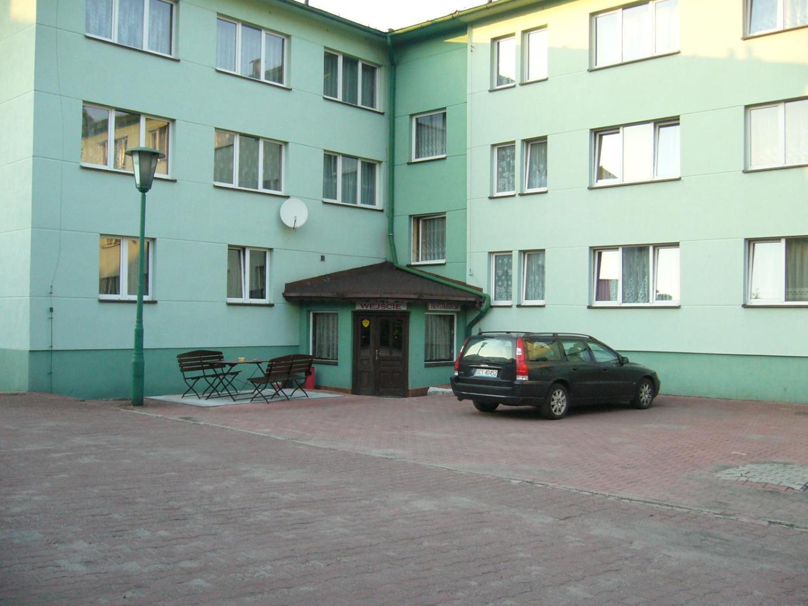 Karet Obiekt Hotelowy Skoczów Buitenkant foto