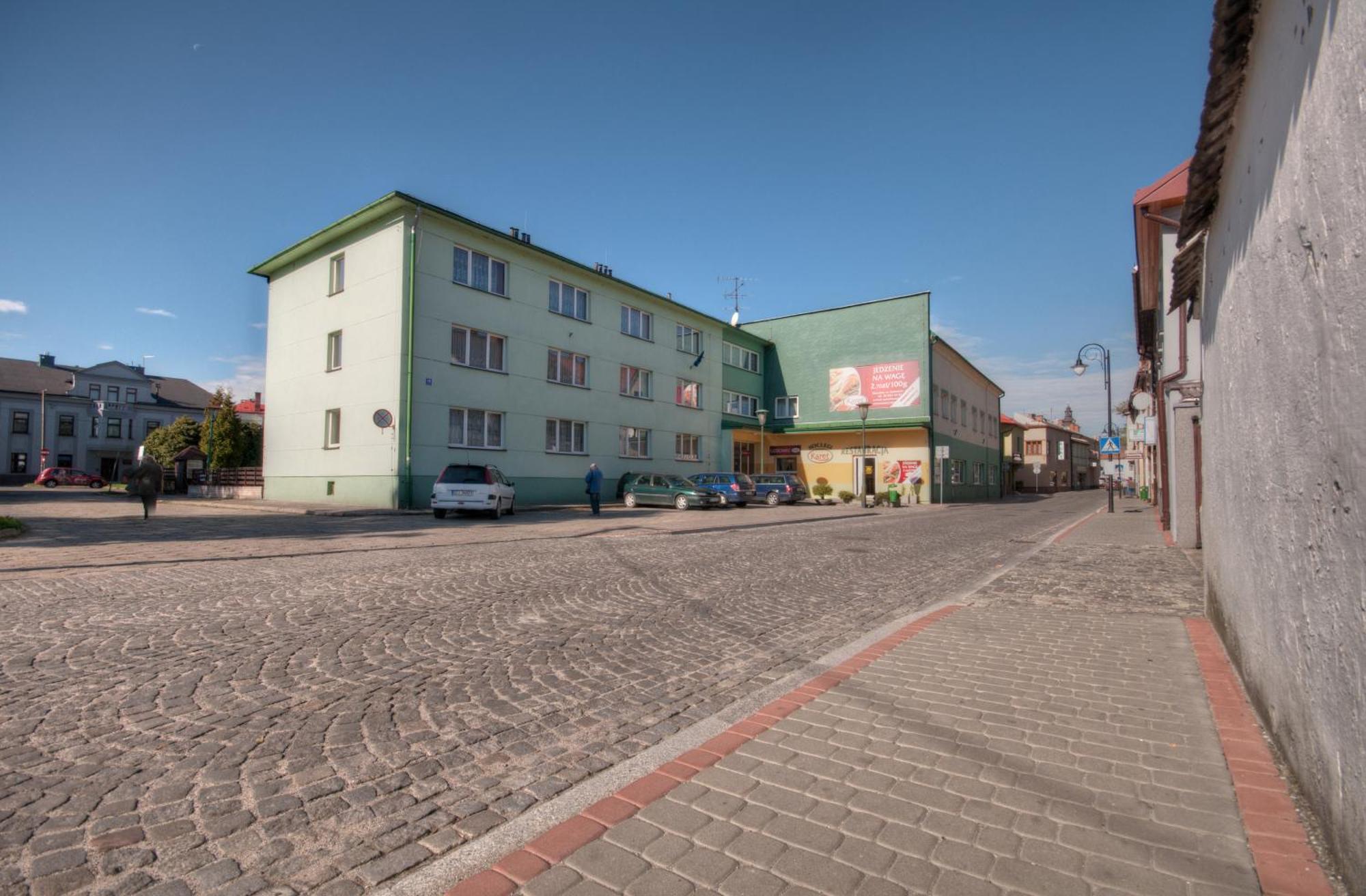 Karet Obiekt Hotelowy Skoczów Buitenkant foto